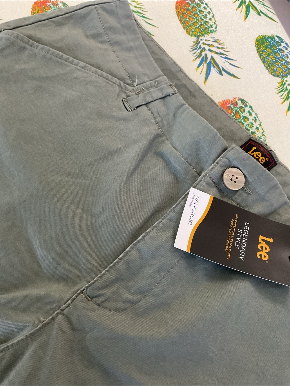 Lee Walkshort women’s size 16. New!